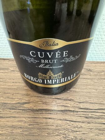 4 fl.  Borgo Imperiale mousserende vine