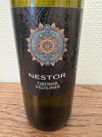 4 fl. Nester vine 