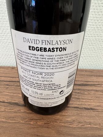 8 fl. Rødvin 