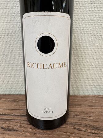 5 fl. Domaine Richeaume vine 