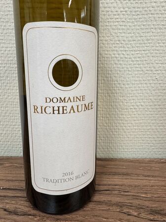 5 fl. Domaine Richeaume vine 