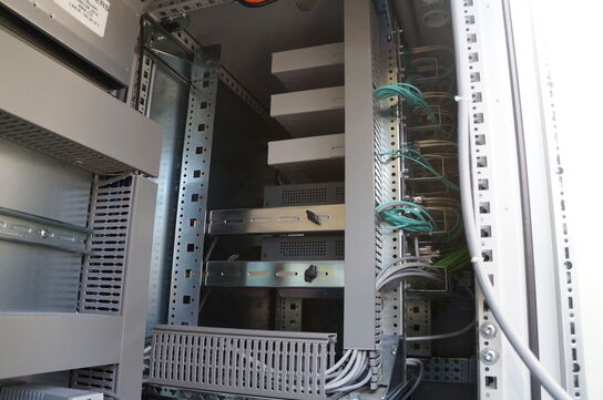El-skab HÜBERS V-DIT210