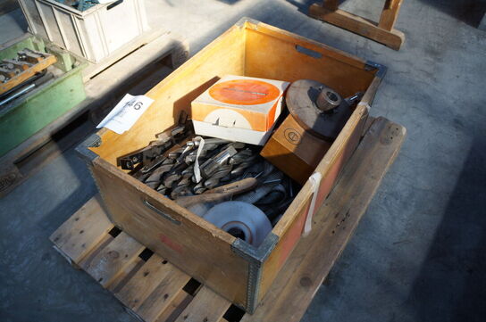 Palle med diverse bor, rodehoved, m.v.