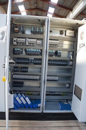 El-skab HÜBERS V-DIT210