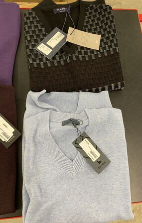 6 stk blandet veste str small samlet pris 2900.-