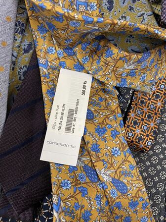 80 stk blandet slips fra portia samlet pris 32000.-