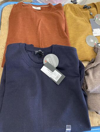 6 stk blandet bluser str 2xlarge samlet pris 4000.-