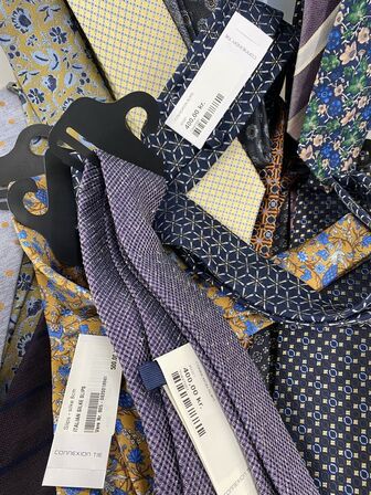 80 stk blandet slips fra portia samlet pris 32000.-