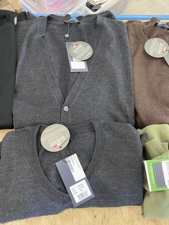 6 stk blandet bluser str 3xlarge samlet pris 4200.-
