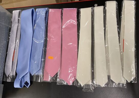 80 stk blandet slips fra portia samlet pris 32000.-