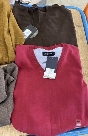 6 stk blandet bluser str 2xlarge samlet pris 4000.-