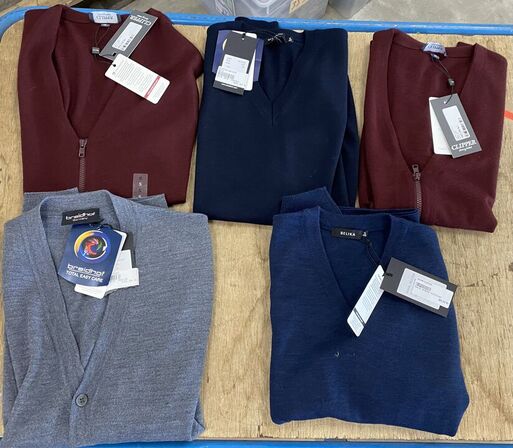 5 stk blandet veste str small samlet pris 2600.-