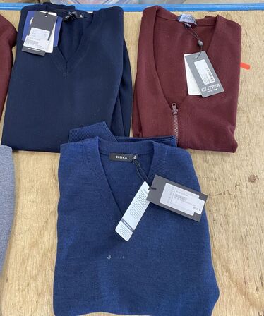 5 stk blandet veste str small samlet pris 2600.-