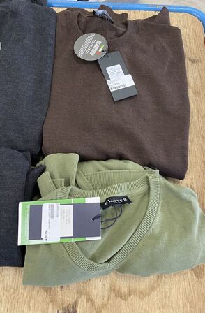 6 stk blandet bluser str 3xlarge samlet pris 4200.-