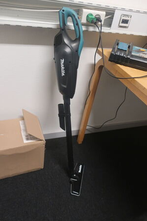 Akku støvsuger MAKITA DCL182 med batteri og lader