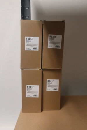 3 fag lagerreoler med div. Arbejdstøj m.m.