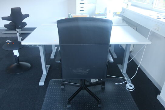 El. hæve/sænke skrivebord samt kontorstol