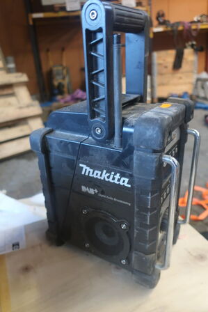 Arbejdsradio MAKITA DMR110