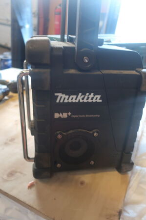 Arbejdsradio MAKITA DMR110