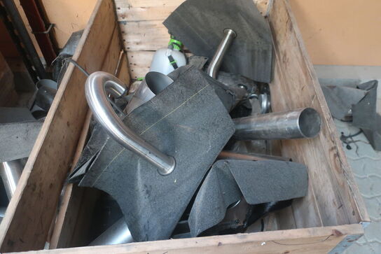 Palle med div. Ventilationshætter m.m.