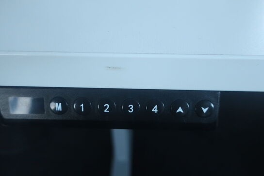 El. hæve/sænke skrivebord samt kontorstol