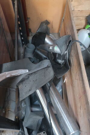 Palle med div. Ventilationshætter m.m.