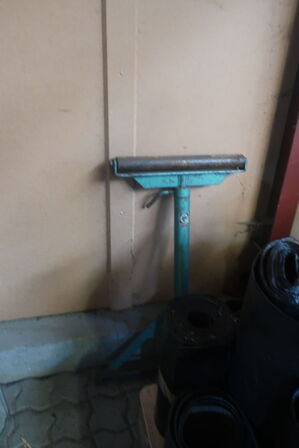 Palle med div. Tagpap samt rullebuk