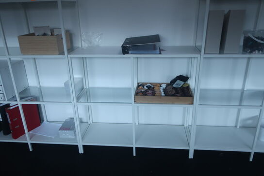 Reolsortiment med indhold