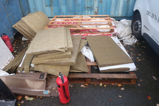 Isolering, paller, pallerammer m.m.