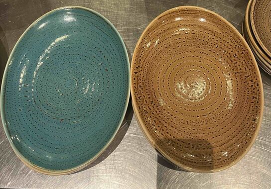 8 stk. Store ovale fade (32 x 23 cm)