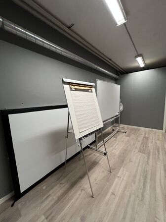 Diverse tavler og whiteboards