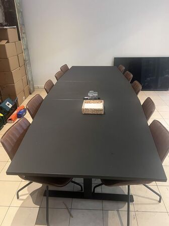 Konferencebord fra QBUS buet, 3200x1200 sort stel