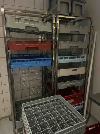 20 stk. blandede Opvaskebakker (stikvognene medfølger ikke)