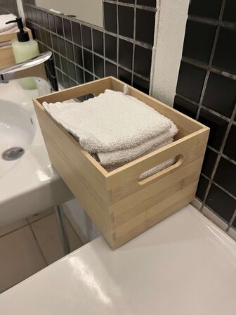 4 stk. Kasser til klude + hylder mm. til toiletter