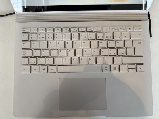 Bærbar computer MICROSOFT Surface Book 2