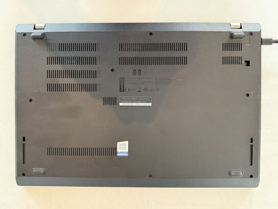 Bærbar computer LENOVO L590