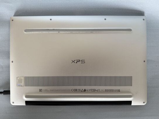 Bærbar computer DELL XPS 13 9305