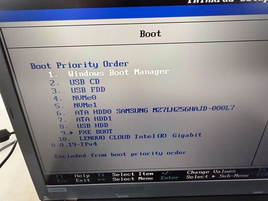 Bærbar computer LENOVO L590