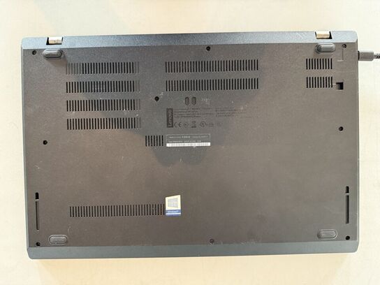 Bærbar computer LENOVO L590