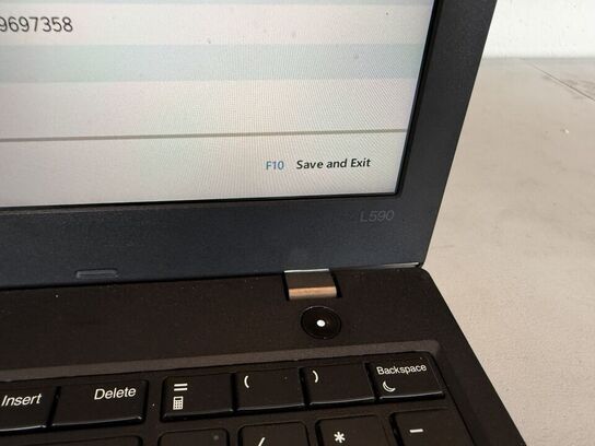 Bærbar computer LENOVO L590