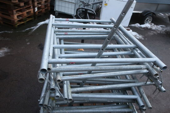 Palle med stillads forhøjer JUMBO 