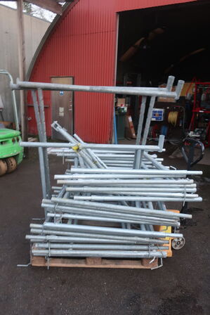 Palle med stillads forhøjer JUMBO 