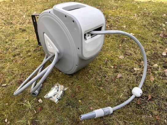 Automatisk slangeopruller til vand med 30m slange