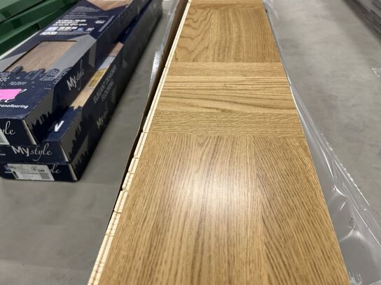 BYGGEMATERIALER, RESTGULVE, 2 SORTERINGS PANELER