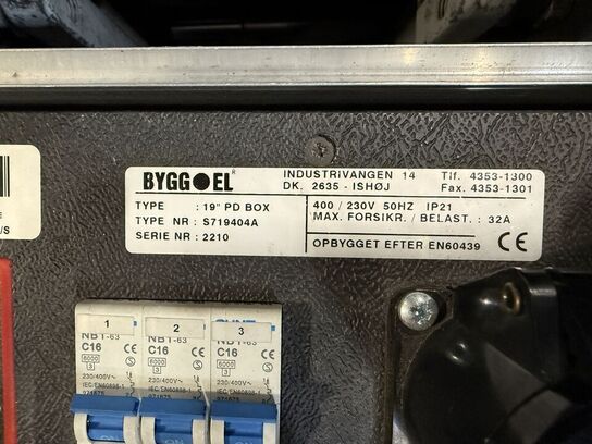 PDU CEE 32/3 > 3xCEE 32/1 + 3xCEE 16/1