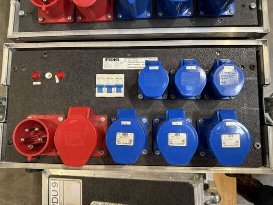 PDU CEE 32/3 > 3xCEE 32/1 + 3xCEE 16/1