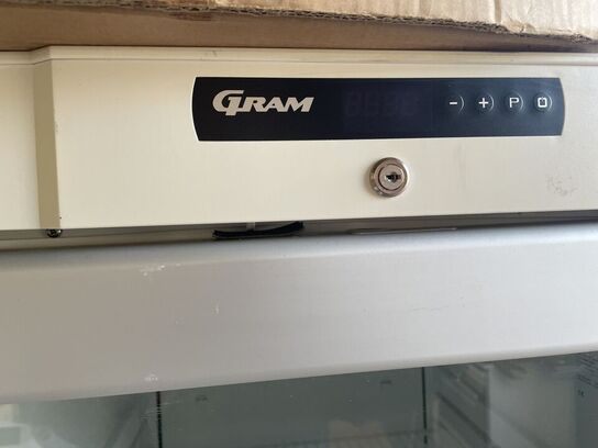Displaykøleskab, brugt. GRAM.