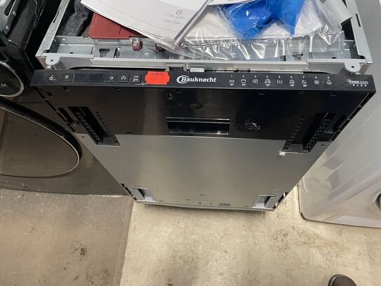 Opvaskemaskine, brugt. BAUKNECHT. Indbygningsmodel.