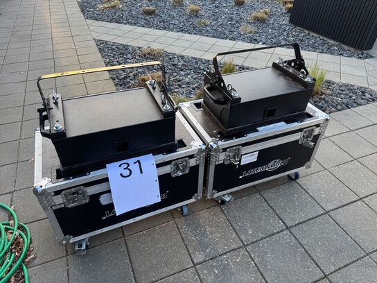 2 stk. Lasere LASERWORLD RS-5200 RGB inkl. flightcase