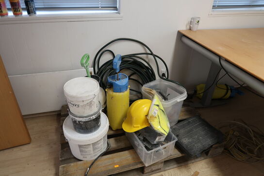 Div. Redskaber: Maling, sprøjter mv.  FLÜGGER/ GARDEN Model: Highfinish